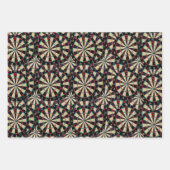 ブルズアイ・ダートボードは重ねてある。 ラッピングペーパーシート (正面3)