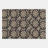 ブルズアイ・ダートボードは重ねてある。 ラッピングペーパーシート (正面2)