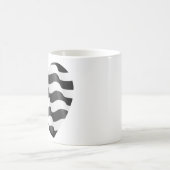 ブルターニュの旗のハート コーヒーマグカップ (中央)
