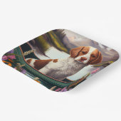 ブルターニースパニエル犬オンのパドル：風光明媚な冒険 ペーパープレート (傾斜あり)