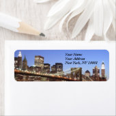 ブルックリンブリッジとマンハッタンスカイラインアットナイト ラベル (インサイチュ)