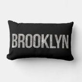 ブルックリンヴィンテージ白黒マップタイポグラフィ ランバークッション (正面)