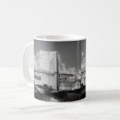 ブルックリン橋の黒及び白 コーヒーマグカップ (正面左)