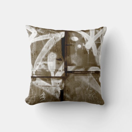 ブルックリン、ニューヨークシティの落書きの壁 クッション (正面)