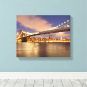 ブルックリン・ブリッジとマンハッタンの夜。 キャンバスプリント (インサイチュ (ウッドフロア))