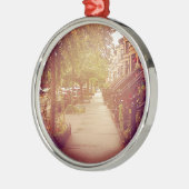 ブルックリン メタルオーナメント (左)