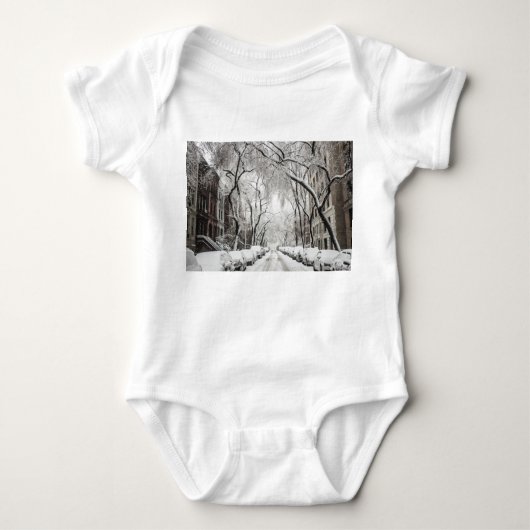 ブルックリンNYのアーバンクリスマススススノー ベビーボディスーツ (正面)