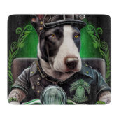 ブルテリア犬が自転車を運転する聖パトリックの日 カッティングボード (正面)