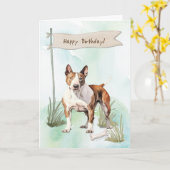 ブルテリア犬の外での誕生日サイン カード (黄色い花)