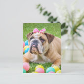 ブルドッグかわいい復活祭の動物の犬のハンデポートレートペット シーズンポストカード (スタンド正面)