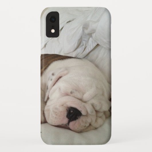 ブルドッグかわいい眠れる子犬 Case-Mate iPhoneケース (裏面)