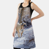 ブルドッグがそれを雪のクリスマスのブラシを渡す エプロン (インサイチュ)