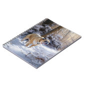 ブルドッグがそれを雪のクリスマスのブラシを渡す ノートブック (左側)