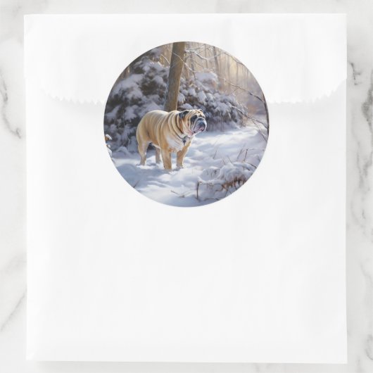 ブルドッグがそれを雪のクリスマスのブラシを渡す ラウンドシール (バッグ)