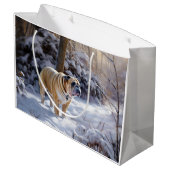 ブルドッグがそれを雪のクリスマスのブラシを渡す ラージペーパーバッグ (裏面アングル)