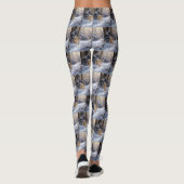 ブルドッグがそれを雪のクリスマスのブラシを渡す レギンス (裏面)