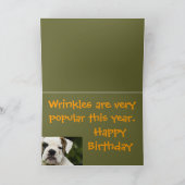 ブルドッグの子犬おもしろいの老化の誕生日カード カード (内部)