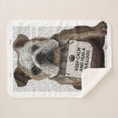 ブルドッグを抱く シェルパブランケット (正面(横))