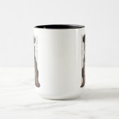 ブルドッグを抱く マグカップ (中央)