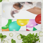 ブルドッグドッグとカラフルバルーン誕生日テーマ キッチンタオル (折り畳み)