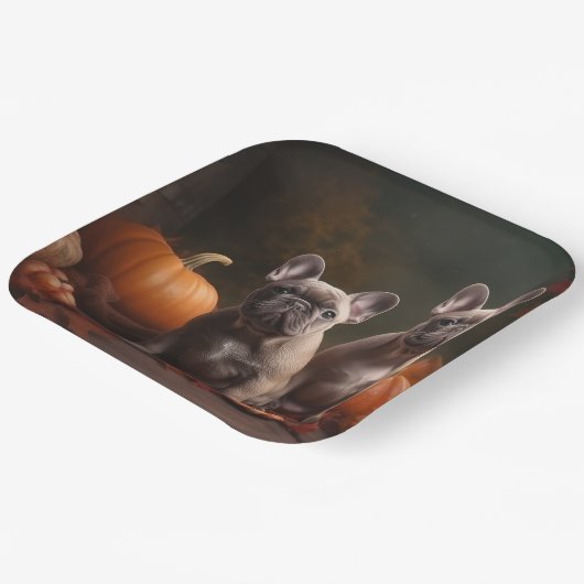 ブルドッグフランスの子犬の秋の喜びカボチャ ペーパープレート (傾斜あり)