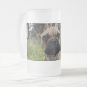 ブルドッグフランスの装飾用クッション フロストグラスビールジョッキ (正面左)