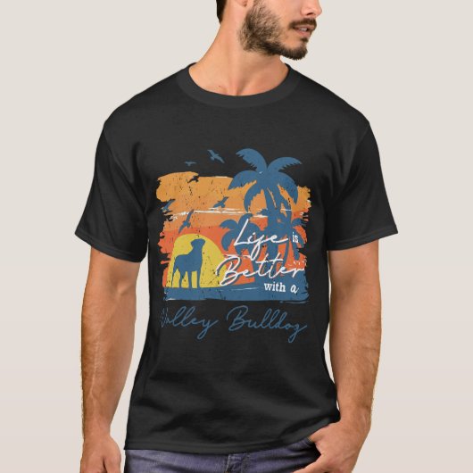 ブルドッグライフは良いヴィンテージ夕日 Tシャツ (正面)