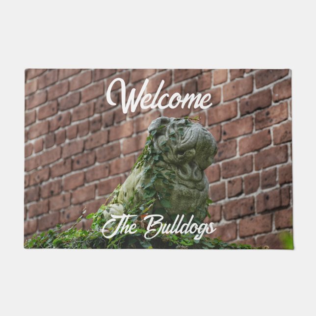 ブルドッグ像ガードドッグレッドブリックへようこそ ドアマット (正面)