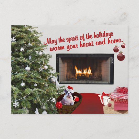 ブルドッグ子犬の暖かい暖炉のシーンのクリスマスの願い シーズンポストカード (正面)