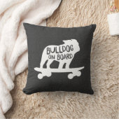 ブルドッグ・オンボード | スケートボードドッグシルエット クッション (ブランケット)