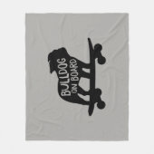 ブルドッグ・オンボード | スケートボードドッグシルエット フリースブランケット (正面)