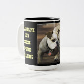 ブルドッグ/私も飲み、女性と一緒にカドルを取る ツートーンマグカップ (正面左)