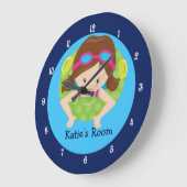 ブルネットスイムチームガールズベッドルームカスタムブルー ラージ壁時計 (傾斜)