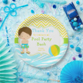 ブルネットヘアボーイプールパーティーバッシュパーティー ペーパープレート (パーティー)