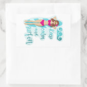 ブルネット保の女の子の上で穏やかにサーフィン 長方形シール (バッグ)