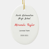 ブルネット女性ラクロス選手赤と白イン セラミックオーナメント (裏面)