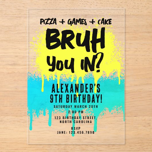 ブルボーイ誕生日ネオングラフィティイエローティール（緑がかった色） アクリル招待状 (正面)