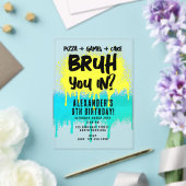 ブルボーイ誕生日ネオングラフィティイエローティール（緑がかった色） アクリル招待状 (インサイチュ (ウェディング))