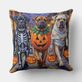 ブルマスティフのトリックまたはトリートハロウィーンコスチューム クッション (裏面)