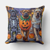 ブルマスティフのトリックまたはトリートハロウィーンコスチューム クッション (正面)