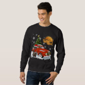 ブルマスティフヴィンテージワゴンレッドトラッククリスマスツリー スウェットシャツ (正面フル)