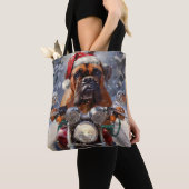 ブルマスティフ犬オートバイのクリスマスに乗る トートバッグ (クローズアップ)