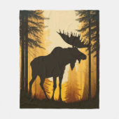 ブルムースシルエット霧がかった森の夜明け フリースブランケット (正面)