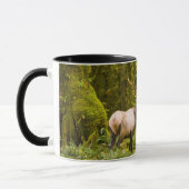 ブルルーズベルトエルク牧草地に立つ マグカップ (左)