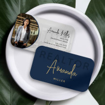 ブルーおよび金ゴールド不動産仲介業者ブローカ実在ー不動産業者