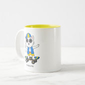 ブルーとイエローの服を着たハッピースケーター猫 ツートーンマグカップ (正面左)