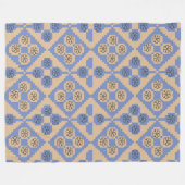 ブルーとクリームの模様 フリースブランケット (正面(横))