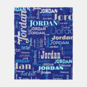 ブルーとシルバーの名前の繰り返モダンし フリースブランケット (正面)