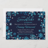 ブルーとシルバーの雪の結晶の冬のベビーシャワー 招待状 (正面)