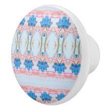 ブルーとピンクの美しい花のキャビネット